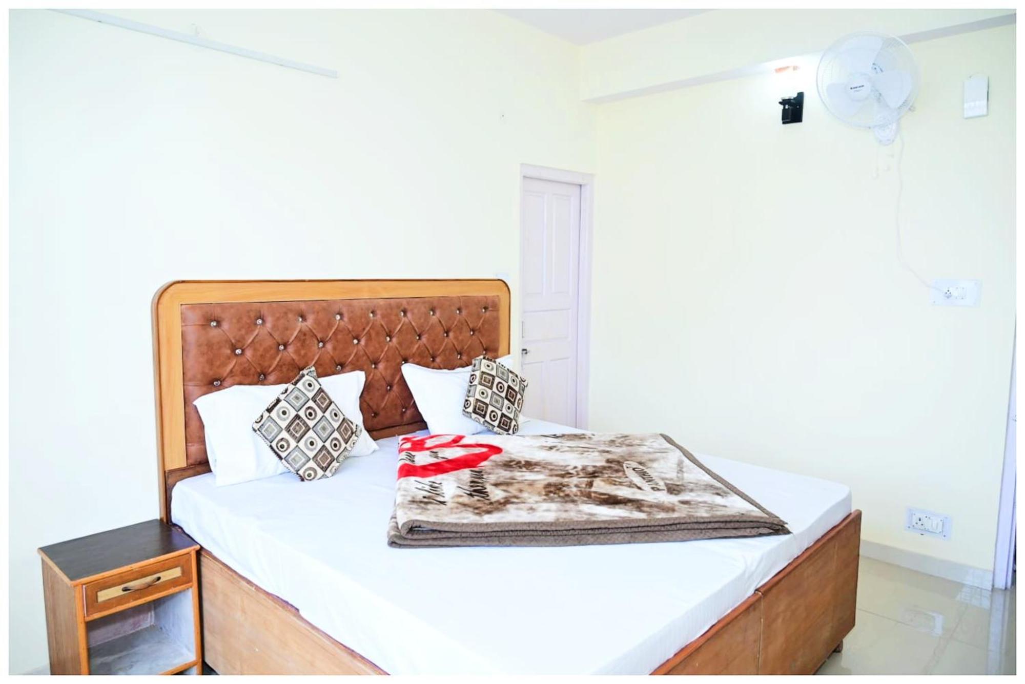 Simla Hotel K R I S H N A B - B Near Mall Road And Temple Bagian luar foto
