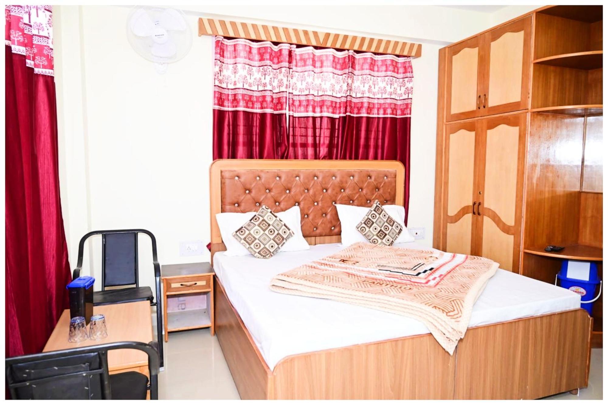 Simla Hotel K R I S H N A B - B Near Mall Road And Temple Bagian luar foto