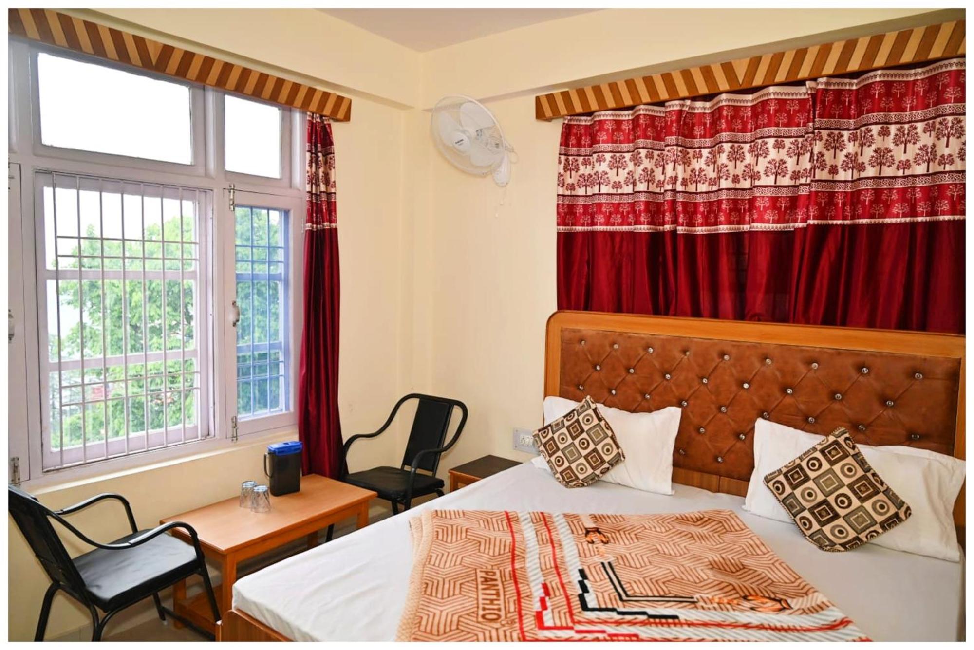 Simla Hotel K R I S H N A B - B Near Mall Road And Temple Bagian luar foto